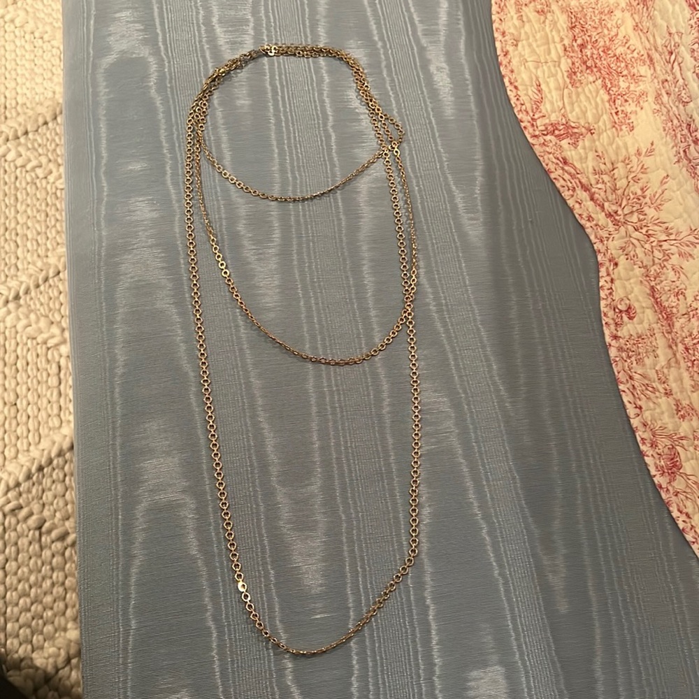 GOLD LAYERED NECKLACE
